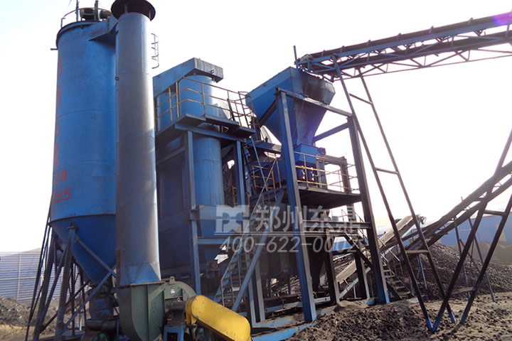 復合式風力干法選煤機設備是東鼎干燥開發的一種新型煤炭提質技術裝備，適用于動力煤排矸、降低商品煤灰分、提高發熱量