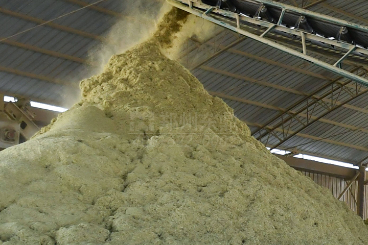 生物質烘干機廠家鄭州東鼎干燥開發了大型檸條烘干機成套設備，實現了檸條資源規?；弥?。